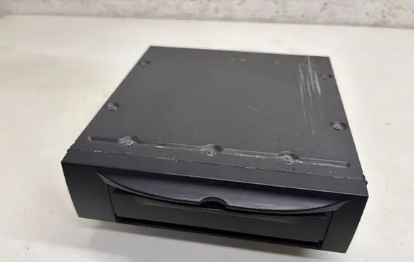 Volvo XC90 Radio/CD/DVD/GPS head unit 307528701