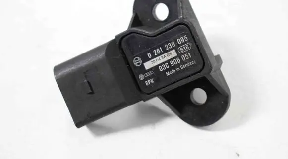 Audi A5 8T 8F Air pressure sensor 03C906051 0261230095