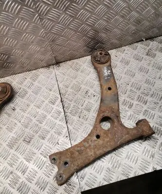 Toyota Prius (XW20) Front lower control arm/wishbone