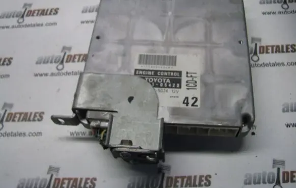Toyota Avensis T220 Engine control unit/module 8966105420