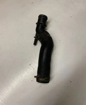 Volkswagen Golf IV Engine coolant pipe/hose 13727T