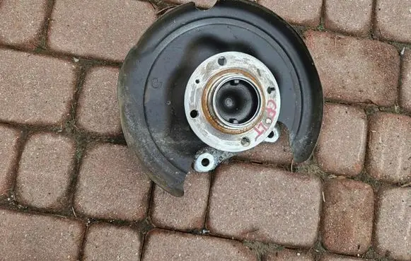 Opel Corsa F Rear wheel hub spindle/knuckle 11TYS
