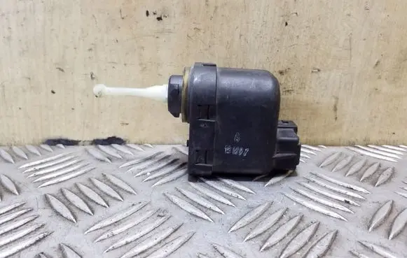 Audi A4 S4 B5 8D Headlight level adjustment motor 