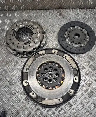 BMW X1 E84 Clutch set kit 3240637 1150552