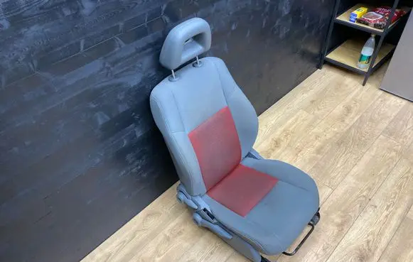 Dodge Caliber Front passenger seat 