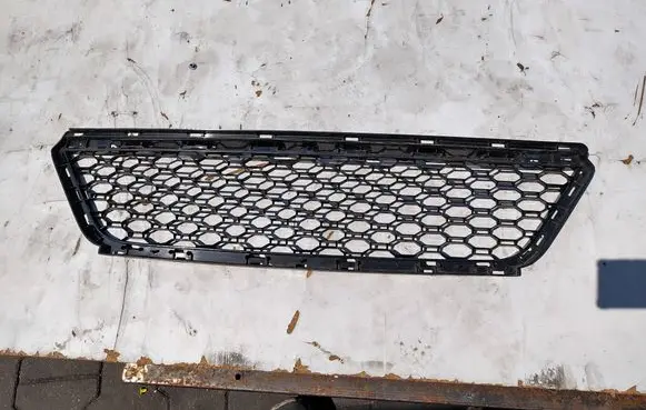 BMW X2 F39 Front bumper lower grill 51118069096