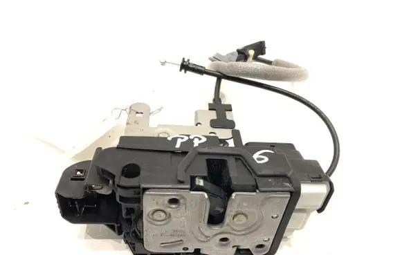 Volvo V40 Front door lock 31440390