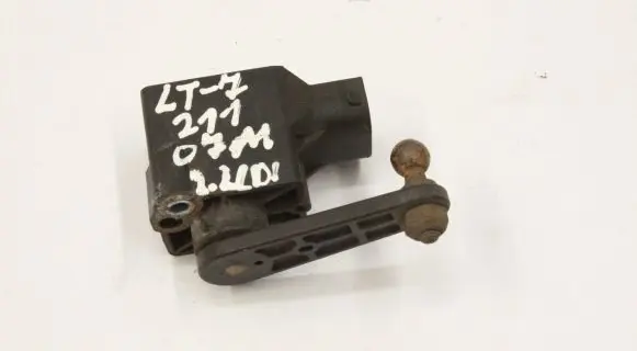 Mercedes-Benz E W211 Air suspension front height level sensor A0105427717