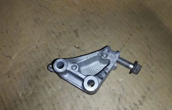 Honda Legend Engine mounting bracket 20SDB