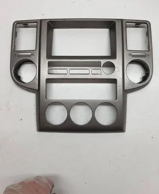 Nissan X-Trail T30 Radio/GPS head unit trim 68260EQ000