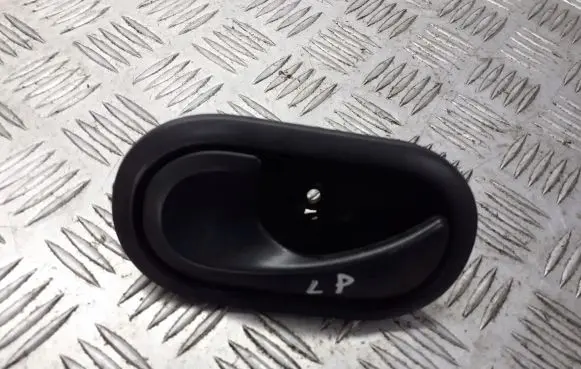 Renault Megane II Front door interior handle 8200028487