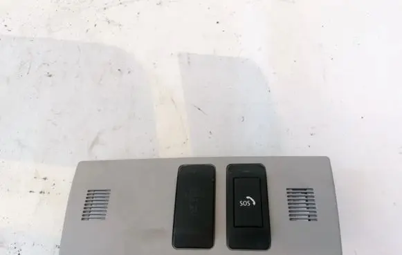 Passenger airbag on/off switch