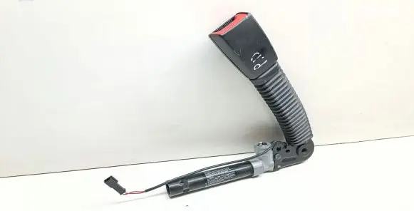 BMW 5 F10 F11 Front seatbelt buckle 9115306