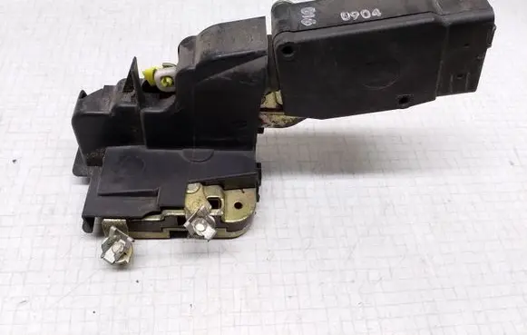 Mitsubishi Space Star Front door lock