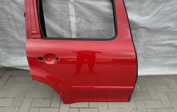 Skoda Yeti (5L) Front door 5L0831312