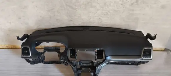 Jeep Grand Cherokee Dashboard PP01675039BL P01342A23BL P68195938AA