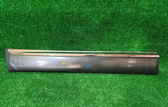 KIA Sorento Front door trim (molding) 87721C5200