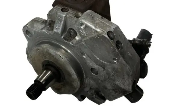 BMW 5 E60 E61 Fuel injection high pressure pump