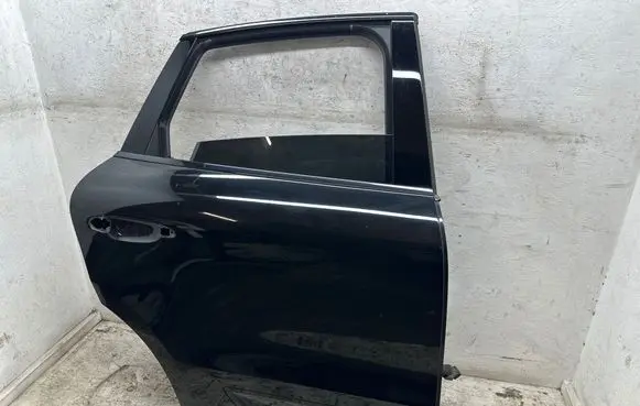 Porsche Macan (95B) Rear door 