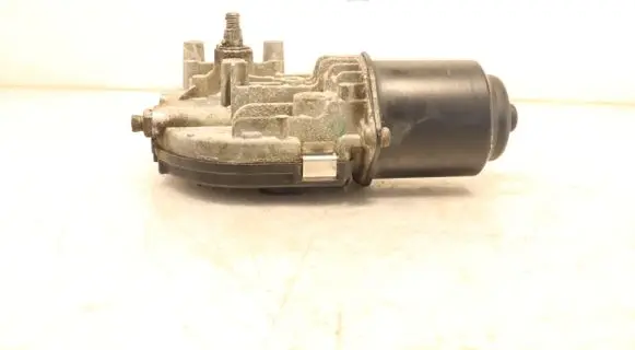 Volkswagen PASSAT B6 Wiper motor 0705091206