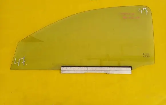 Opel Corsa B Front door window/glass (coupe)