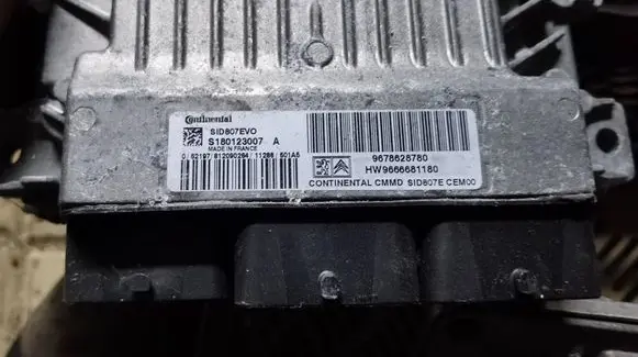Peugeot 5008 Engine control unit/module S180123007A 9678628780
