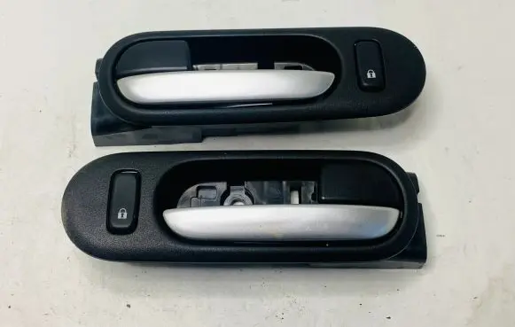 Mazda CX-7 Front door interior handle