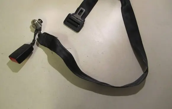 Volkswagen Polo III 6N 6N2 6NF Middle seatbelt (rear) 6Q0857487C 00212 33026052
