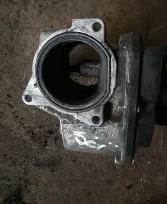 Volkswagen Scirocco EGR valve 03L131501E