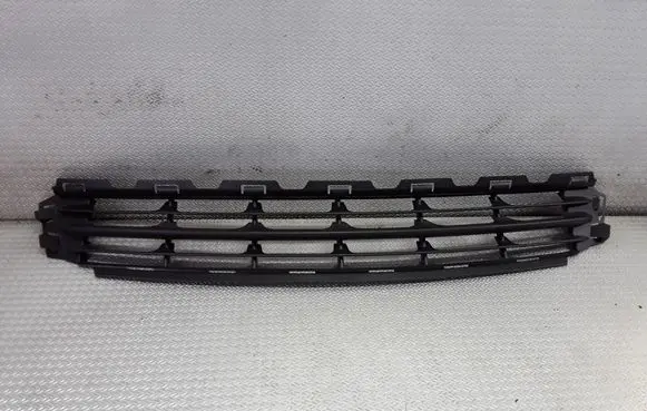 Ford Mondeo Mk III Front bumper lower grill 3S7117B968