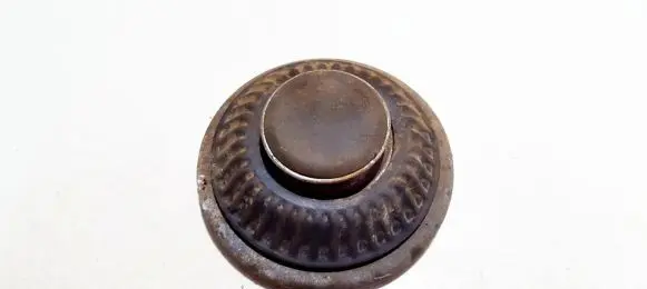Coil spring mount