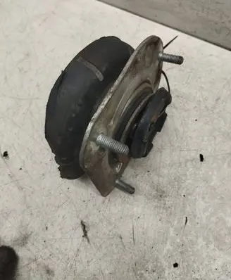 Volvo V70 Front shock absorber mounting bracket 