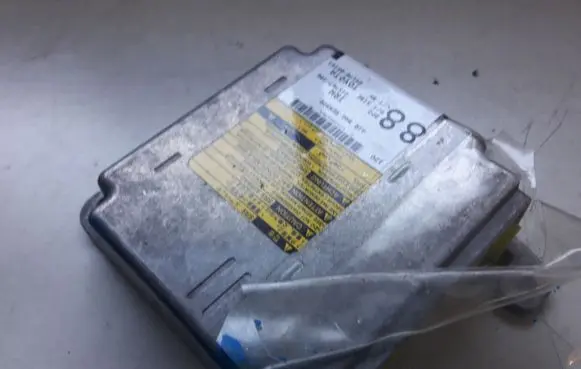 Toyota Avensis T250 Airbag control unit/module 8917005161