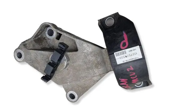 Dacia Logan II Engine mounting bracket 
