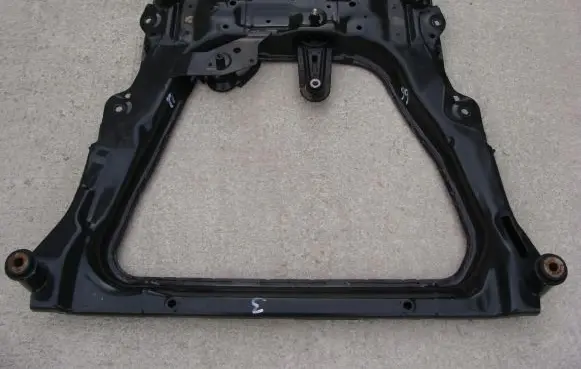 Nissan Juke I F15 Front axle beam TRAWERS