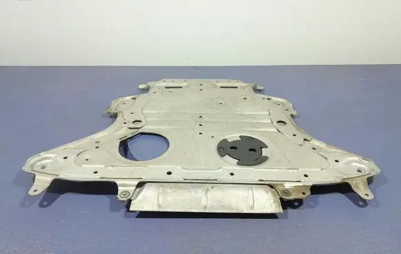 BMW M5 Front underbody cover/under tray 6887546