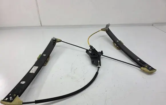 Audi A5 8T 8F Front door electric window regulator 8W0837462