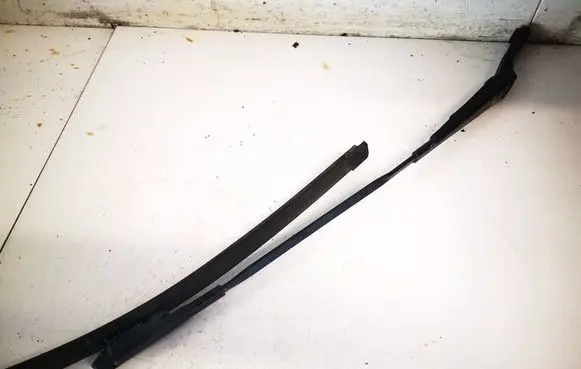 Mitsubishi Lancer X Front wiper blade arm 8j2955407a