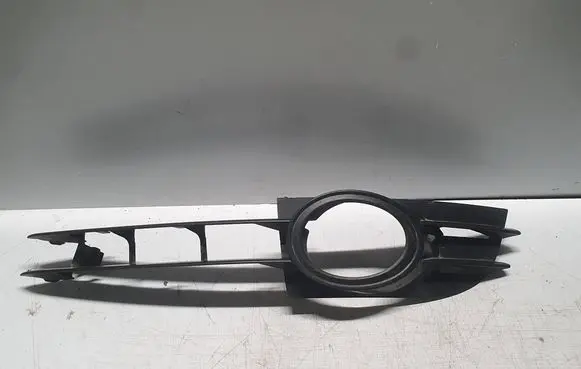 Audi A6 S6 C6 4F Front fog light trim/grill 4F0807681