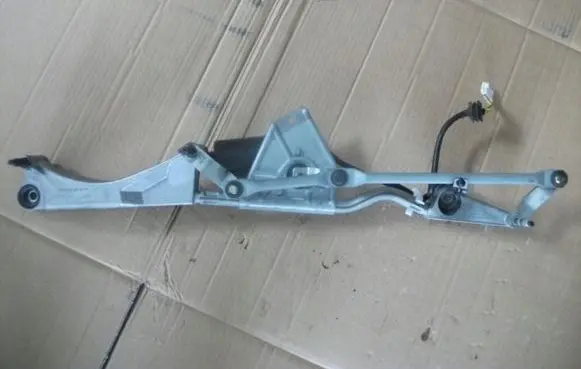 Mercedes-Benz CLK A209 C209 Front wiper linkage and motor A2038200442