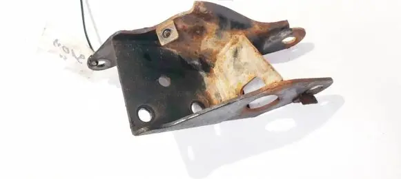 Mazda Premacy Engine mounting bracket