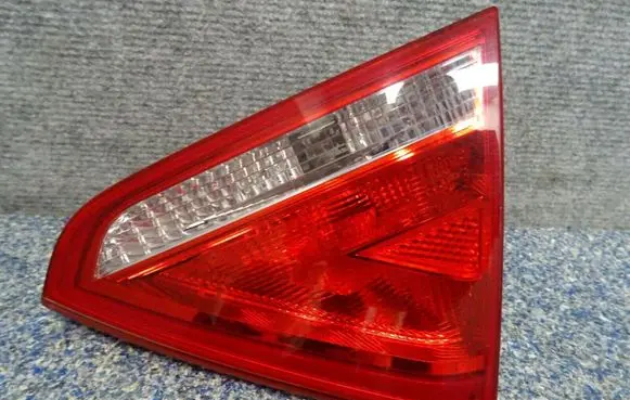 Audi A5 8T 8F Tailgate rear/tail lights 8T0945094