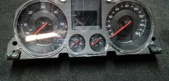 Volkswagen PASSAT B6 Speedometer (instrument cluster) 3C0920960H