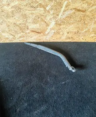 Nissan Note (E11) Rear wiper blade arm 