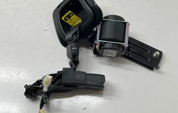 Subaru Forester SL Middle seatbelt (rear) 64681sl000 8217899