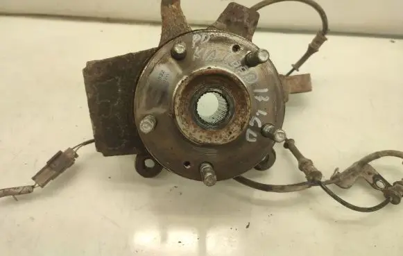 KIA Pro Cee'd II Front wheel hub