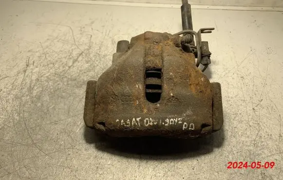 Volkswagen PASSAT B5.5 Front brake caliper