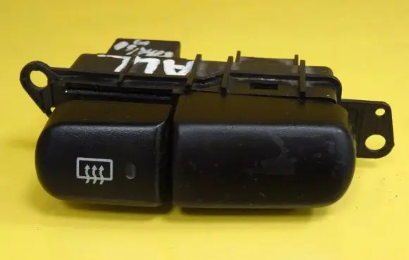 Mitsubishi Carisma Windscreen/window heater switch