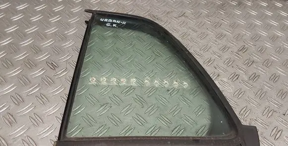 Toyota Urban Cruiser (XP110) Rear vent window glass 6818952090