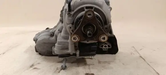BMW 3 F30 F35 F31 Gearbox transfer box case 8643150